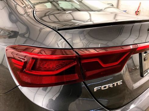 Used 2021 Kia Forte GT-Line FWD image 28