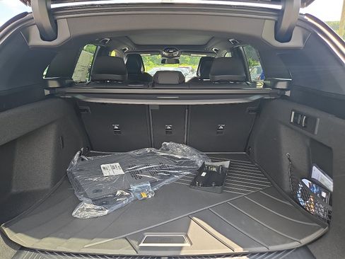 New 2025 BMW X3 xDrive30i w/ Convenience Package image 12