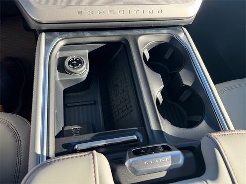 New 2025 Ford Expedition Max Active image 19