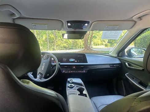 Used 2024 Kia EV6 Wind RWD image 19