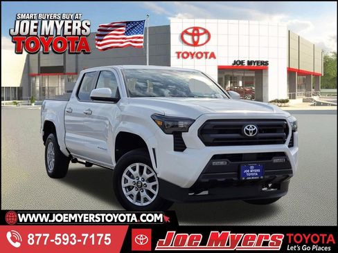 Used 2024 Toyota Tacoma SR5 AWD/4WD image 1