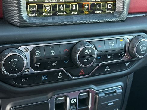 Used 2023 Jeep Wrangler Unlimited Rubicon 4xe AWD/4WD image 23