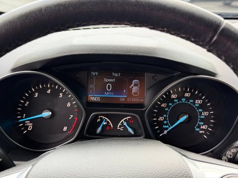 Used 2015 Ford Escape Titanium w/ Equipment Group 301A AWD/4WD image 21