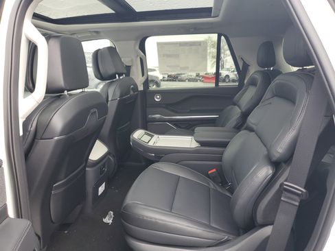 New 2026 Lincoln Navigator Reserve AWD/4WD image 27