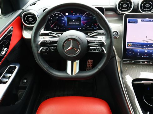Used 2024 Mercedes-Benz GLC 300 4MATIC image 10