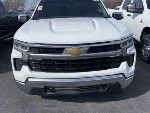 Used 2025 Chevrolet Silverado 1500 LT image 2