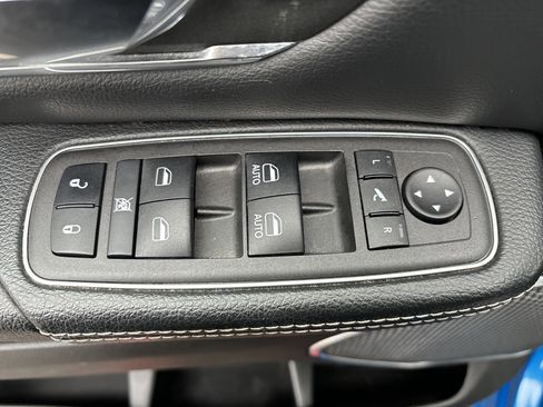 Used 2024 RAM 1500 Laramie image 16