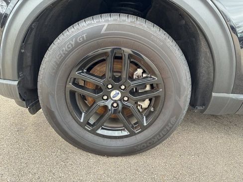 Used 2025 Ford Explorer Active AWD/4WD image 51