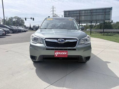 Used 2014 Subaru Forester 2.5i Premium AWD/4WD image 2