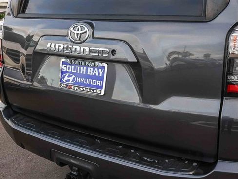 Used 2018 Toyota 4Runner SR5 image 7