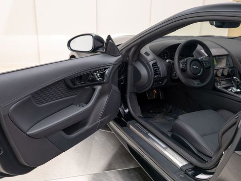 Used 2024 Jaguar F-TYPE R AWD/4WD image 19