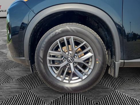 Used 2023 Nissan Rogue S AWD/4WD image 14