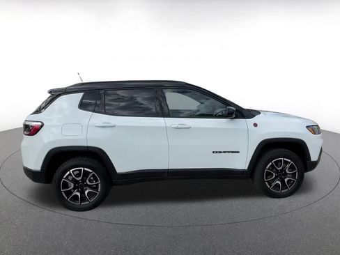 Used 2025 Jeep Compass Trailhawk image 16