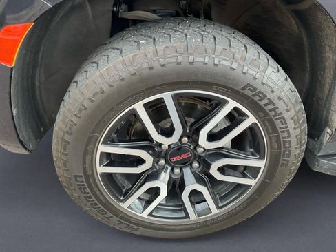 Used 2023 GMC Yukon XL AT4 AWD/4WD image 14