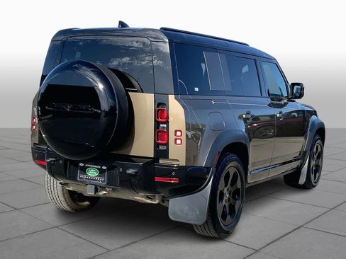 Used 2025 Land Rover Defender 110 X-Dynamic SE image 10