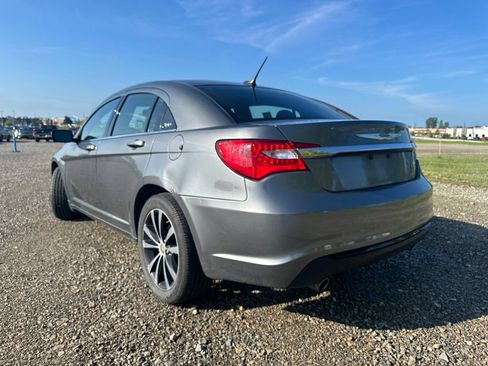 Used 2013 Chrysler 200 Limited w/ Sun/Sound Group FWD image 10