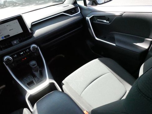 Certified 2025 Toyota RAV4 XLE AWD/4WD image 11