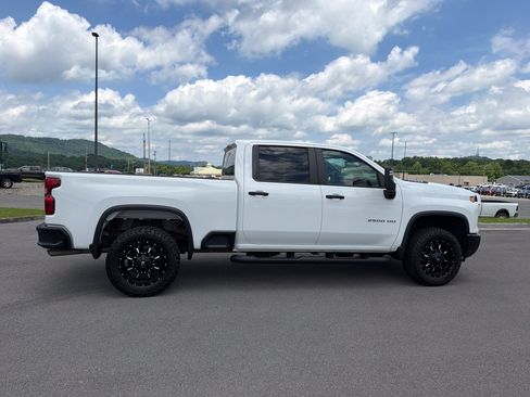 Used 2025 Chevrolet Silverado 2500 Custom w/ Custom Convenience Package AWD/4WD image 5