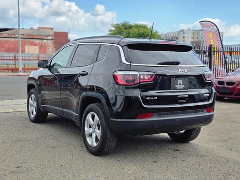 Used 2019 Jeep Compass Latitude AWD/4WD image 4