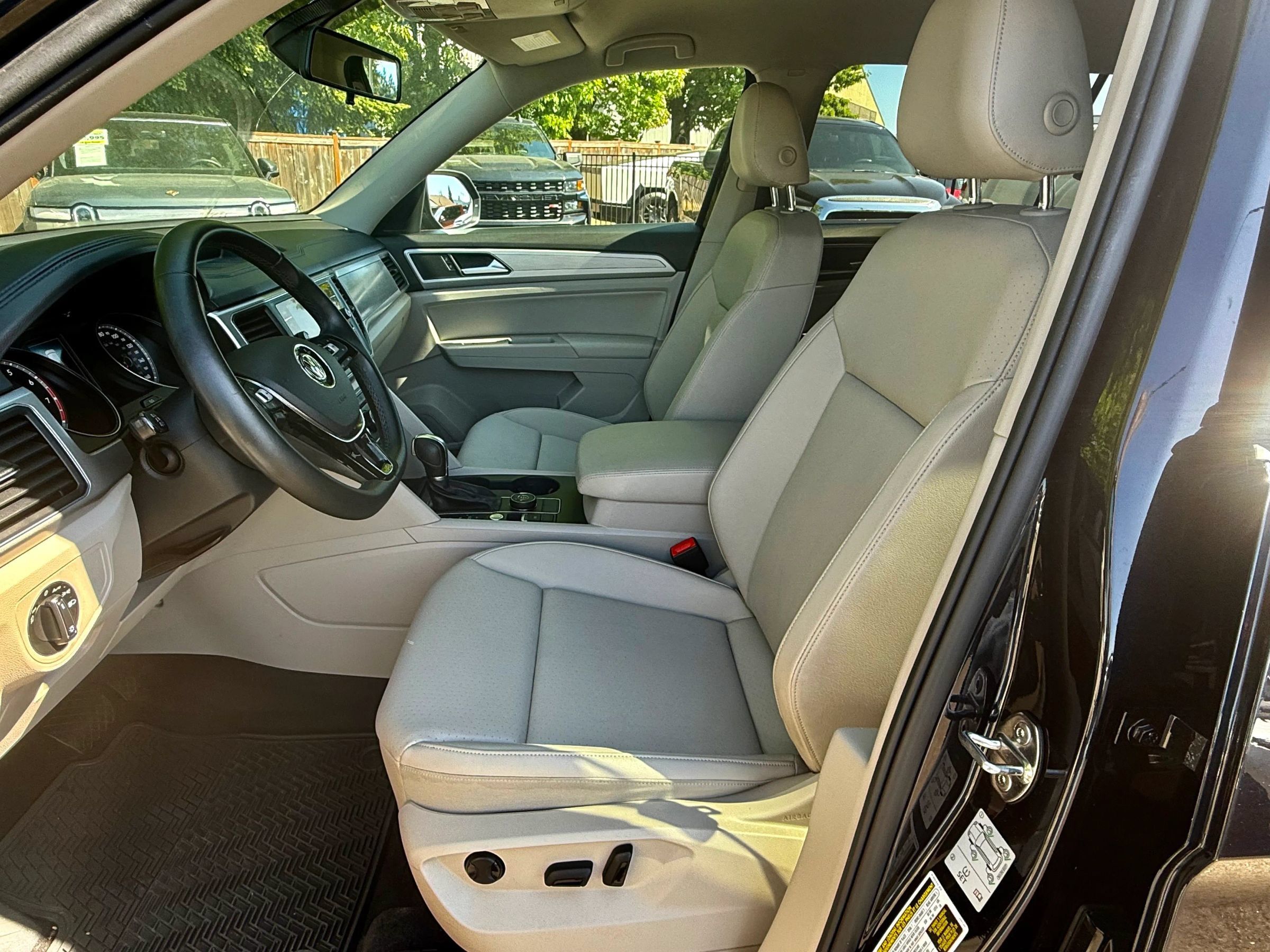 Used 2018 Volkswagen Atlas SE AWD/4WD image 15