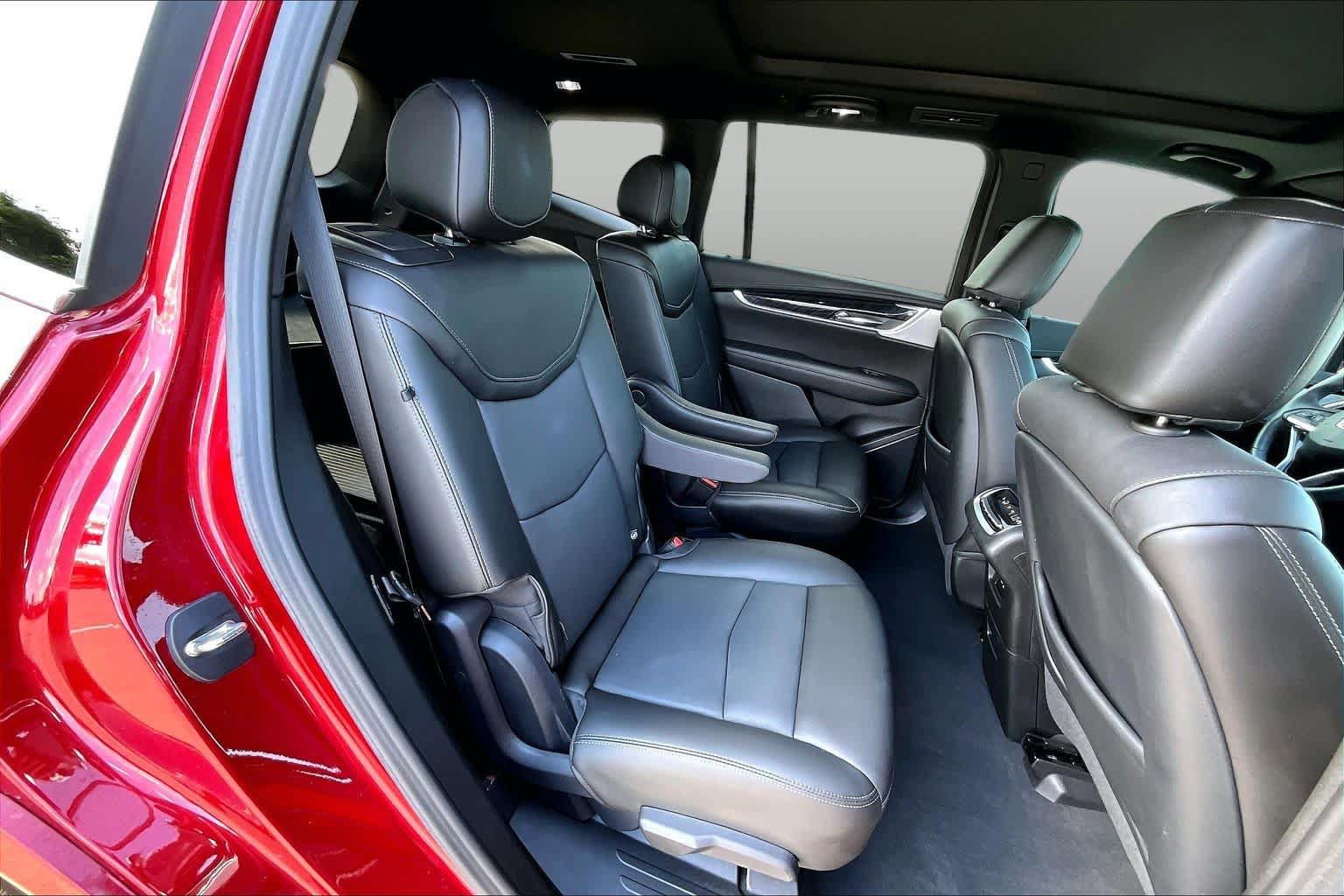 Used 2023 Cadillac XT6 Premium Luxury w/ Technology Package FWD image 20