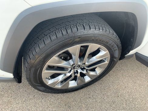 Used 2019 Toyota RAV4 XLE Premium w/ Cold Weather Package AWD/4WD image 31