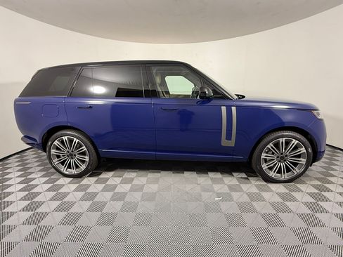 New 2026 Land Rover Range Rover Long Wheelbase SE AWD/4WD image 9