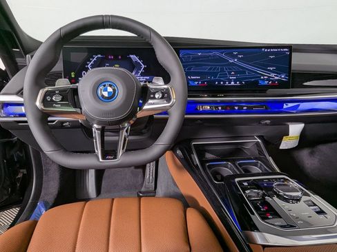 New 2026 BMW 750e xDrive AWD/4WD image 18