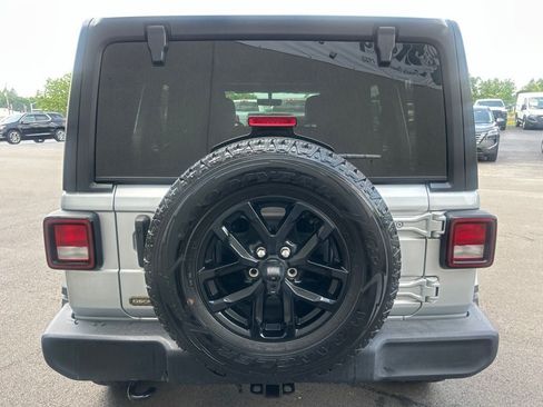 Used 2023 Jeep Wrangler Unlimited Sport AWD/4WD image 5