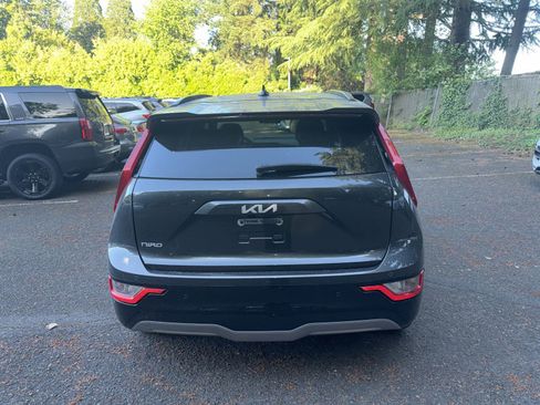 Used 2023 Kia Niro Wind w/ Wind Preserve Package FWD image 3