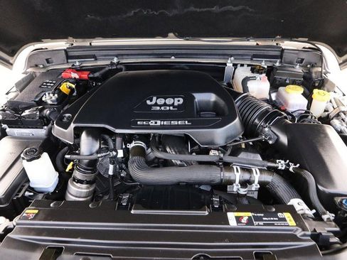 Used 2022 Jeep Wrangler Unlimited Sport image 28