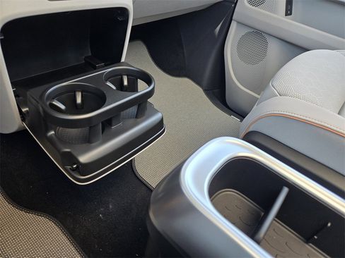 New 2025 Volkswagen ID. Buzz 1st Edition image 16