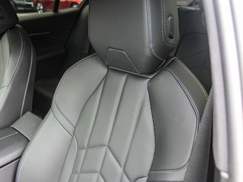 Used 2025 BMW i5 eDrive40i w/ M Sport Package image 25