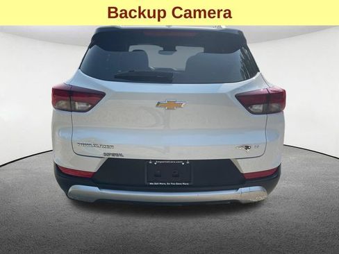 Used 2023 Chevrolet TrailBlazer LT w/ Convenience Package FWD image 11