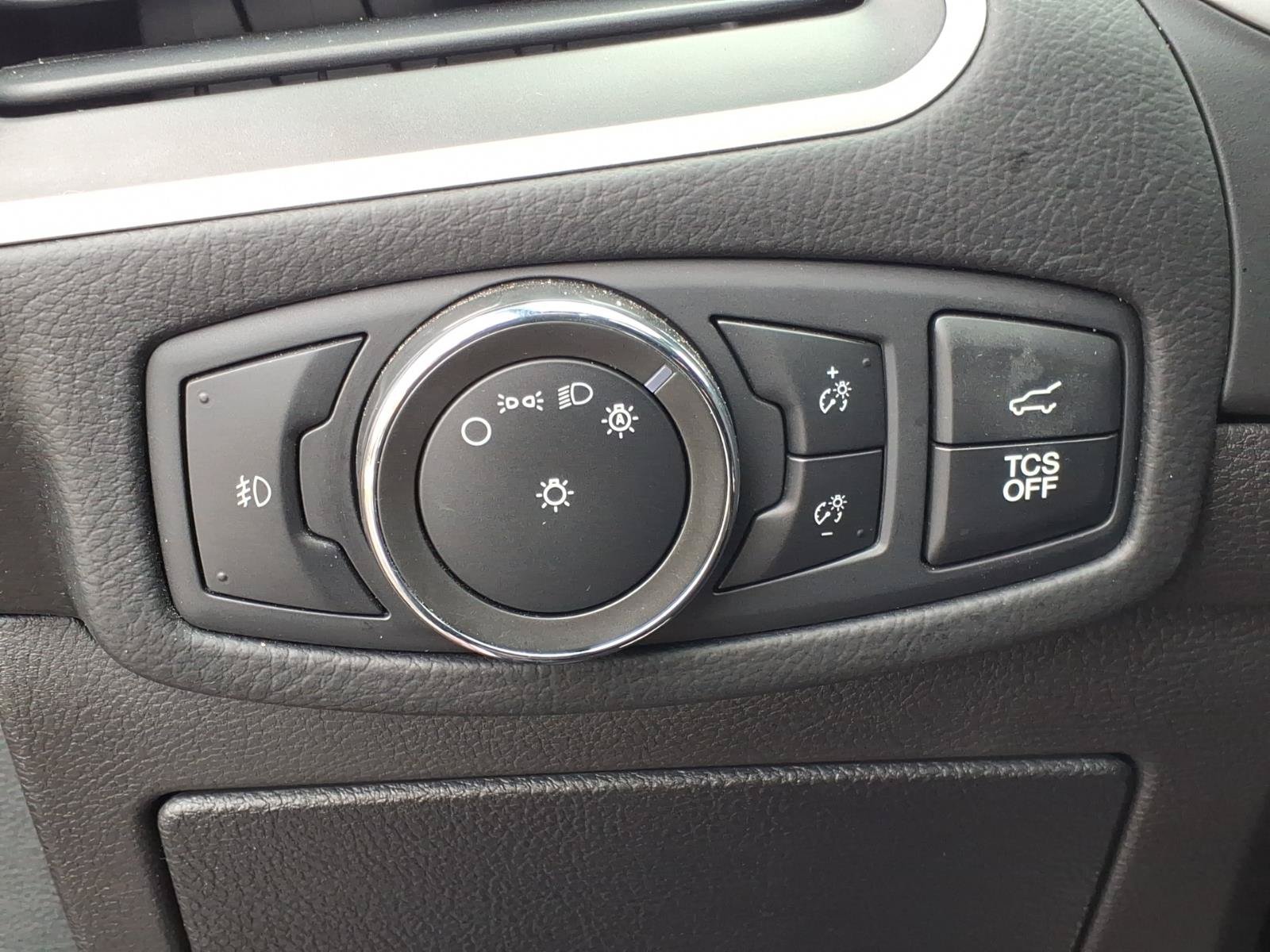 Used 2020 Ford Edge ST-Line w/ Cold Weather Package AWD/4WD image 17