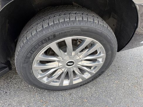 Used 2021 Cadillac Escalade Premium Luxury image 12