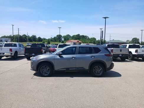 Used 2023 Nissan Rogue S FWD image 5