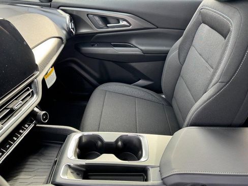 New 2026 Chevrolet Equinox EV LT image 31