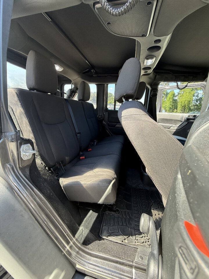 Used 2017 Jeep Wrangler Unlimited Sport w/ Max Tow Package AWD/4WD image 16