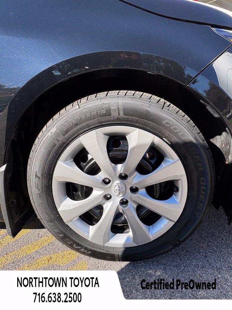 Used 2023 Toyota Corolla LE w/ Carpet Mat Package (TMS) FWD image 16