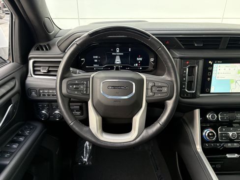 Used 2024 GMC Yukon Denali w/ Denali Reserve Package image 19
