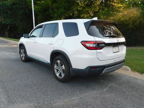 Certified 2024 Honda Pilot EX-L image 3