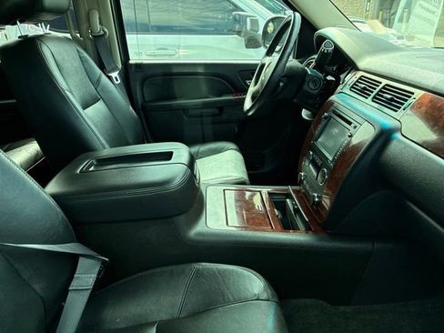Used 2013 Chevrolet Avalanche LTZ AWD/4WD image 5