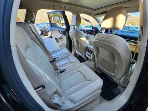 Used 2019 Audi Q7 3.0T Premium Plus w/ Premium Plus Package AWD/4WD image 16