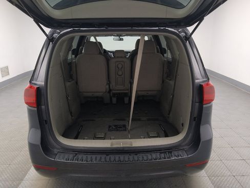 Used 2017 Kia Sedona LX FWD image 29