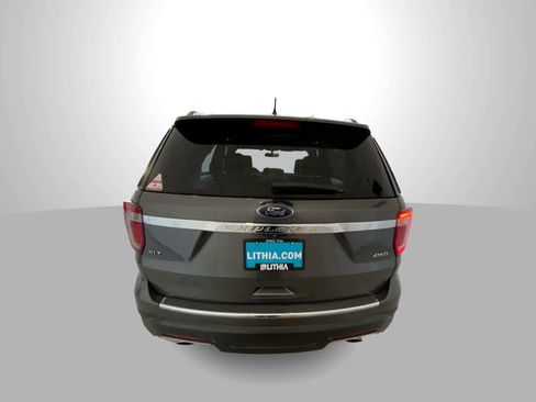 Used 2018 Ford Explorer XLT w/ Equipment Group 201A AWD/4WD image 7
