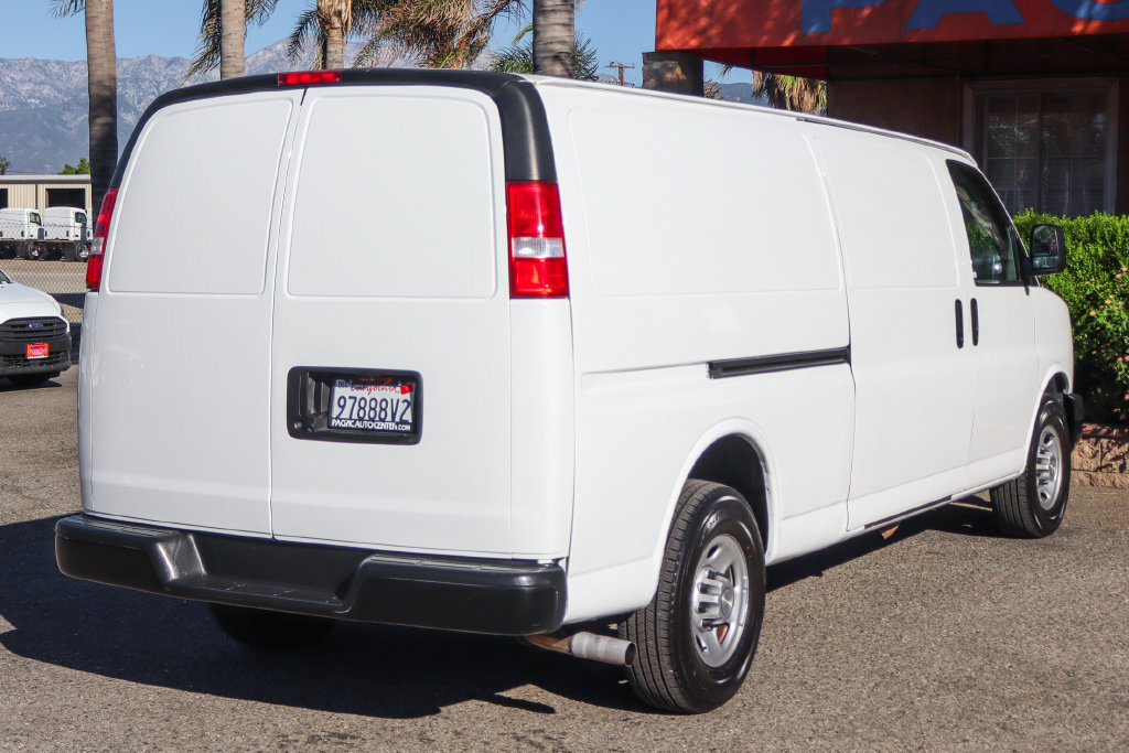 Used 2020 Chevrolet Express 3500 Extended w/ Driver Convenience Package RWD image 9