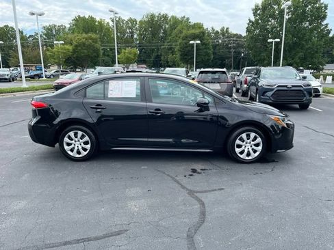 Used 2024 Toyota Corolla LE FWD image 5
