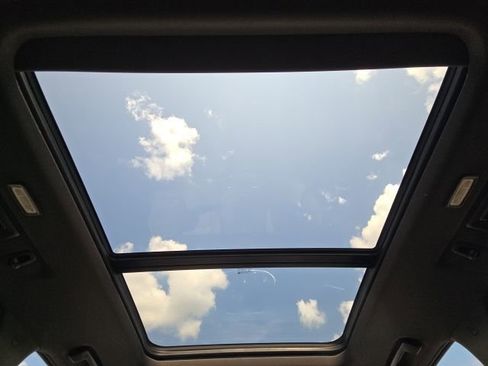 Used 2023 Chevrolet Tahoe Z71 w/ Luxury Package image 43