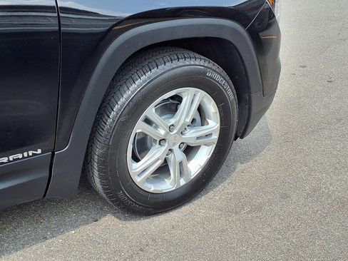 Used 2024 GMC Terrain SLE AWD/4WD image 27